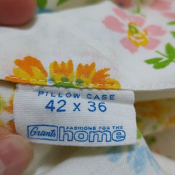 Vintage Grants Fashion for the Home Floral Trellis Muslin Pillowcases Set of 2 - Picture 3 of 7